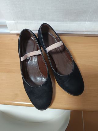 Zapatos Flamenca Talla 34.5-35 Negros niña.