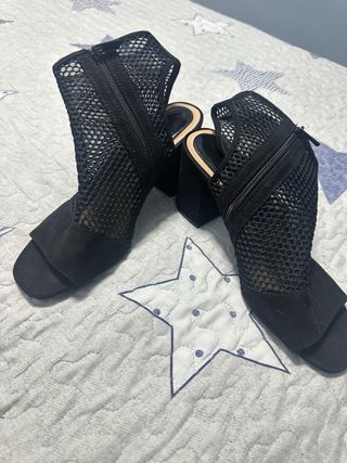 Sandalias de malla negras Stradivarius