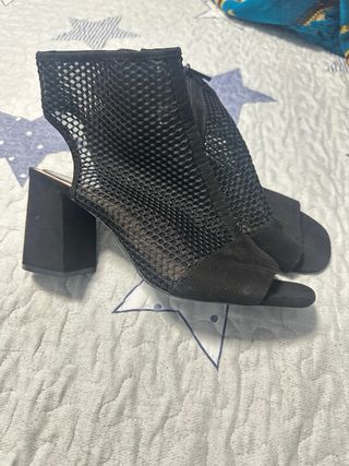 Sandalias de malla negras Stradivarius