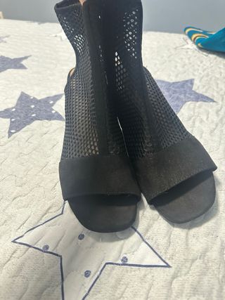 Sandalias de malla negras Stradivarius