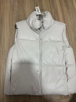 Chaleco cuero beige