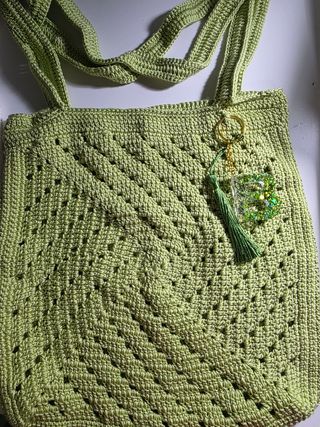Bolso de ganchillo  con llavero
