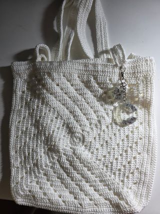 Bolso de ganchillo  con llavero