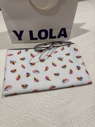 OFERTA!Bolso de mano Bimba y Lola estampado labios