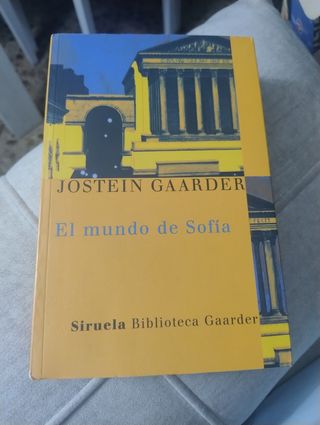 El mundo de Sofía: Novela sobre la historia de ...