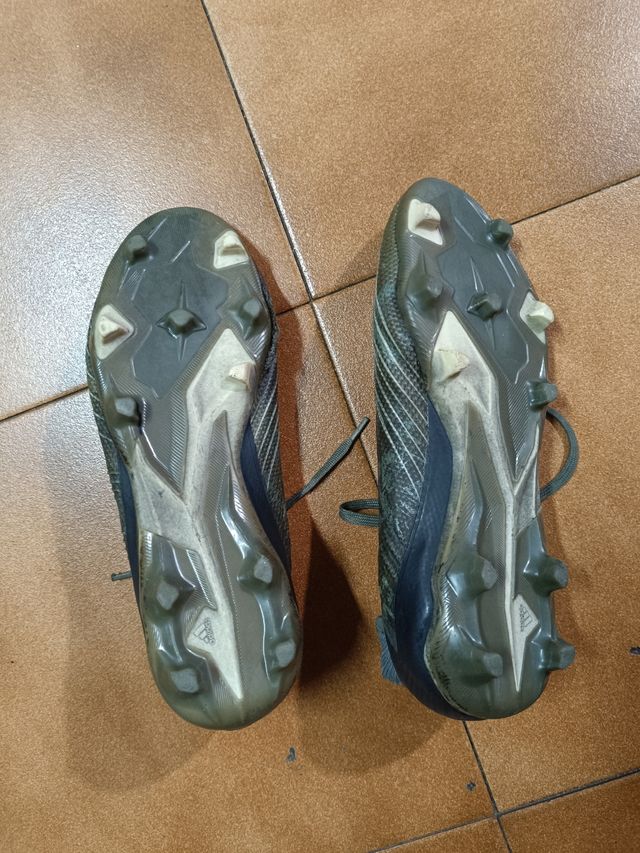 Adidas Predator verde militar gama media Talla 42