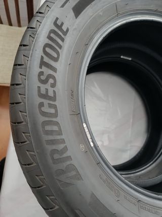 Neumáticos Bridgestone 215/65 R16 98H