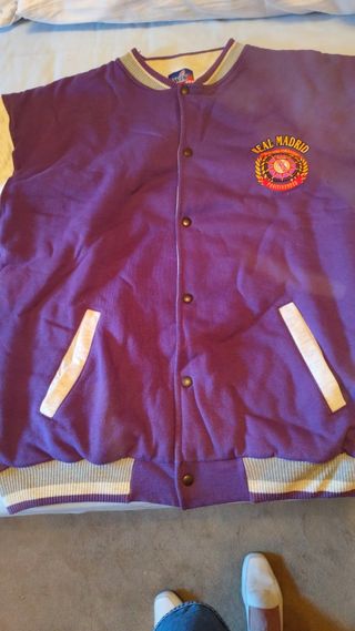 Anorak Real Madrid Negro Talla L
 Sudadera XXL RM 