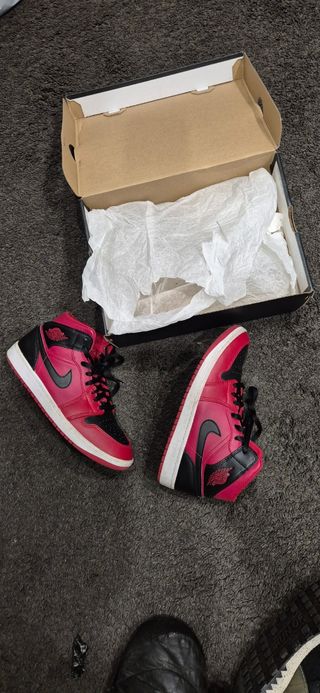 Air Jordan 1 Mid Rojo/Negro