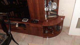 Mueble de comedor madera oscura