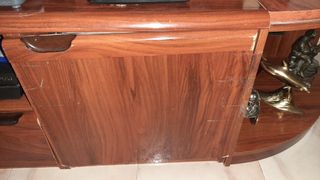 Mueble de comedor madera oscura