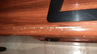 Mueble de comedor madera oscura