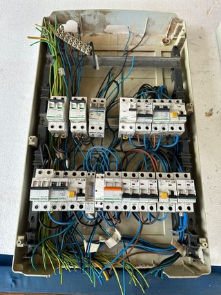 Cuadro Eléctrico con Interruptores