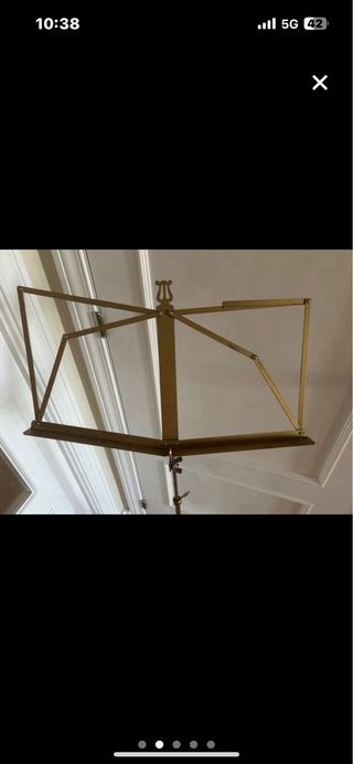 Atril plegable dorado