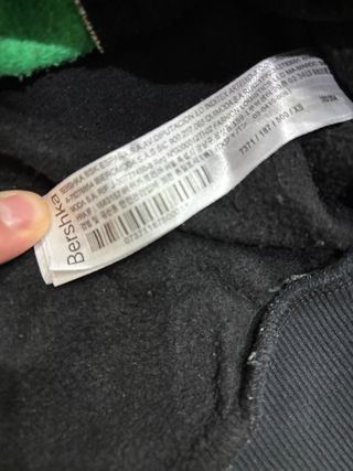 Felpa unisex con cappuccio Bershka verde e nera