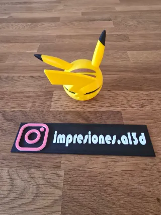 Poke Ball Pikachu