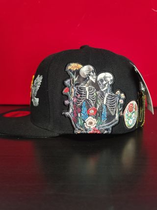 Gorra New Era 59Fifty Negra con Calaveras 7.1/2
