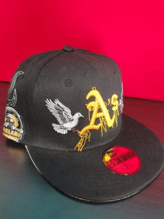Gorra New Era 59Fifty Negra con Calaveras 7.1/2
