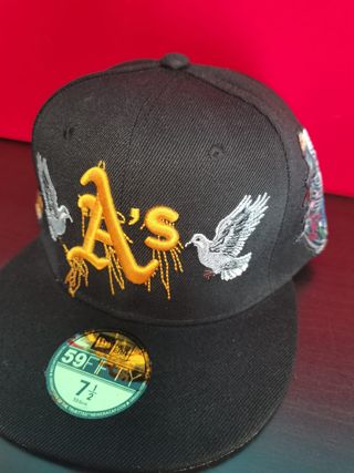 Gorra New Era 59Fifty Negra con Calaveras 7.1/2