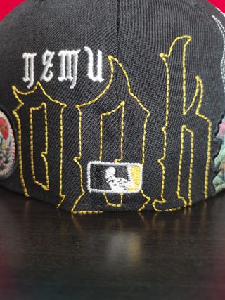 Gorra New Era 59Fifty Negra con Calaveras 7.1/2