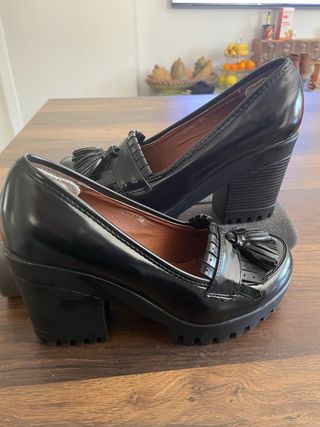 Zapatos de tacón negros talla 39