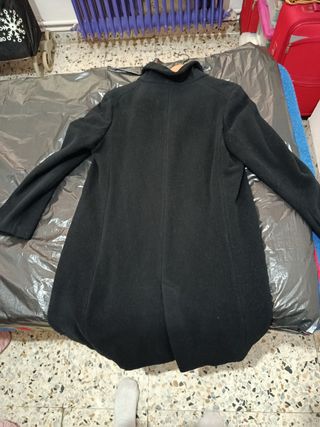 Gabardina de invierno negra