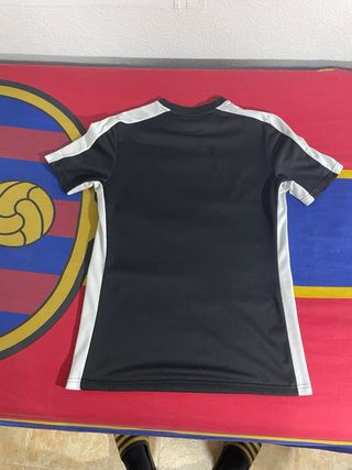 Camiseta Nike Negra y Blanca