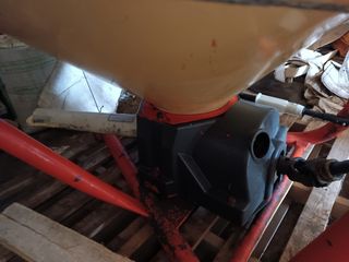Abonadora Vicon 800 kg