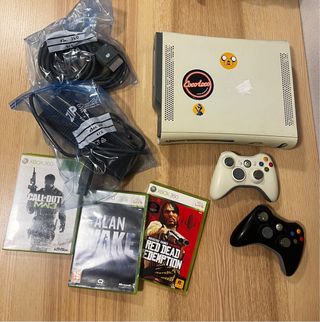 Lote Xbox 360 con juegos y mandos