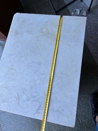 Mesitas de noche antiguas de madera y mármol