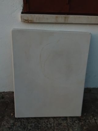 Mesa plegable de plástico y metal