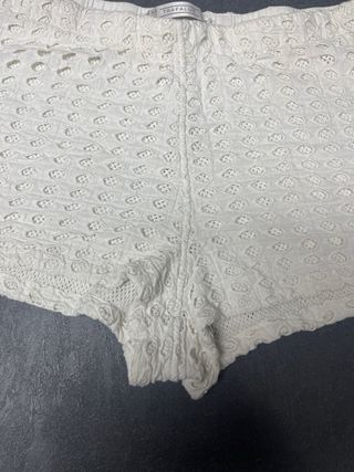 Shorts ZARA encaje TM blancos como nuevo