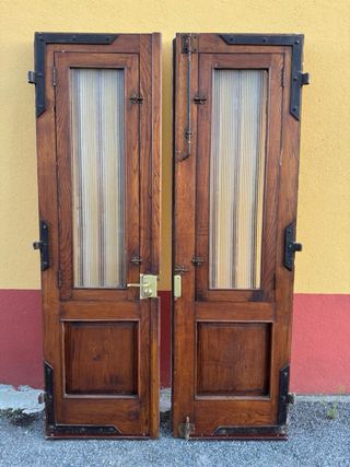 Puertas de roble vintage para entrada