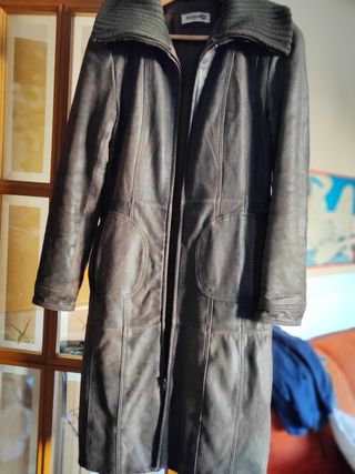 Abrigo largo talla S piel envejecida