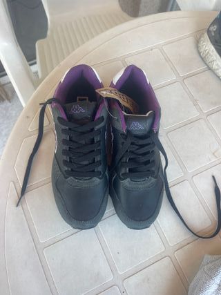 Zapatillas Kappa Negras y Moradas Talla 38
