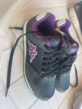Zapatillas Kappa Negras y Moradas Talla 38
