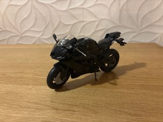 Figura Moto Yamaha R6 Deportiva Negra