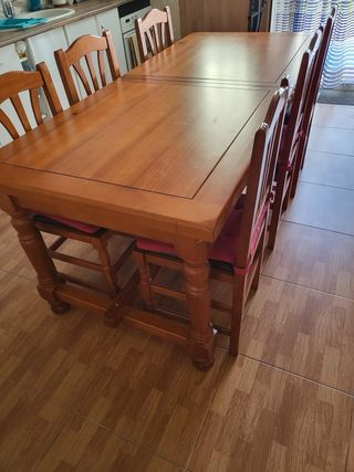 Conjunto mesa y 4 sillas madera