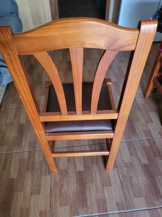 Conjunto mesa y 4 sillas madera