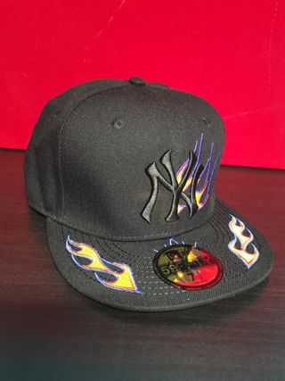Gorra New Era 59Fifty NYC Llamas Negra 7.1/2