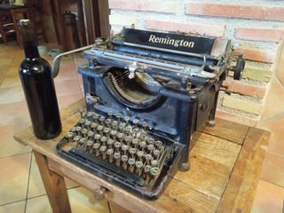 Antigua maquina de escribir Remington Standard 16.