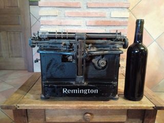 Antigua maquina de escribir Remington Standard 16.