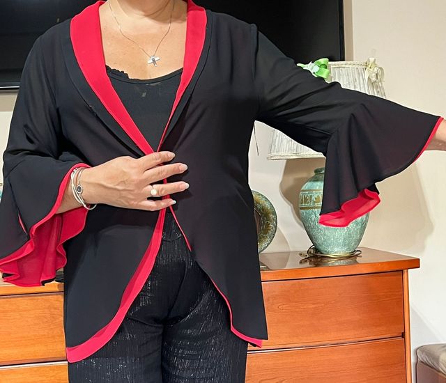 Completo top e blusa nero e rosso