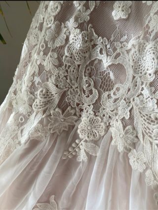 Vestido de Novia Boho Rosa y Blanco