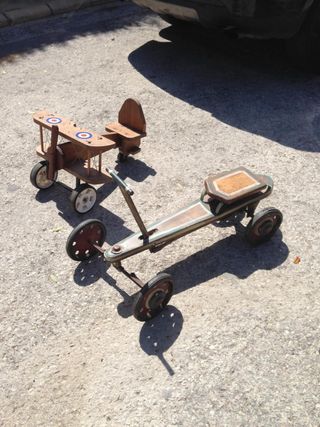Avión y Coche Antiguos de Madera