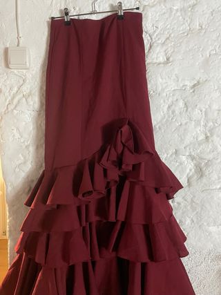 Falda flamenca volantes burdeos