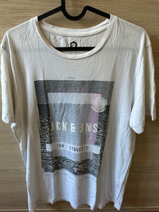 Camiseta Jack & Jones gris y blanca