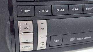 Radio CD Mitsubishi Montero DID V80..