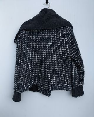 Chaquetón de invierno gris y negro