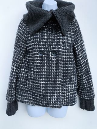 Chaquetón de invierno gris y negro